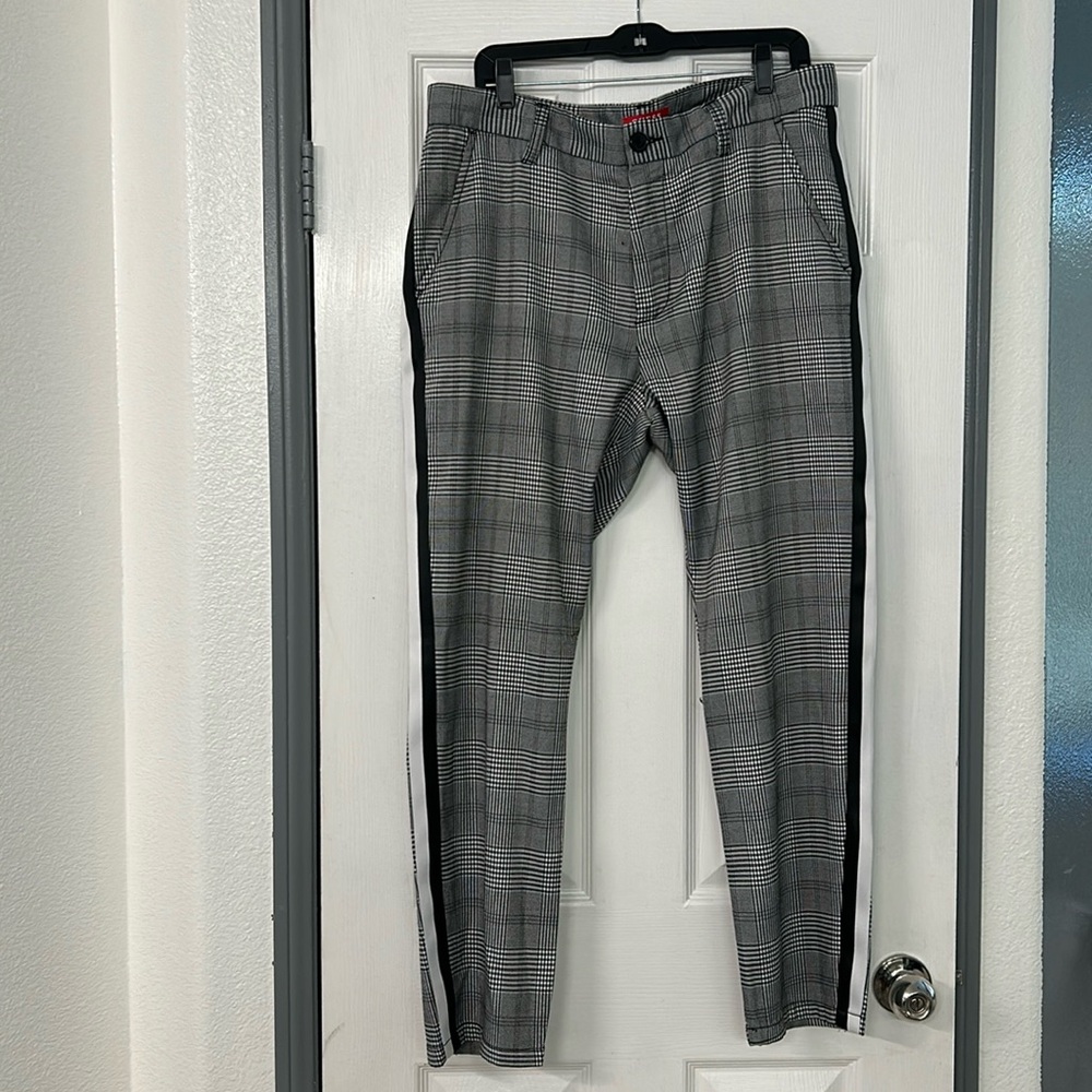 Guess Men’s Plaid Pants Size 36
